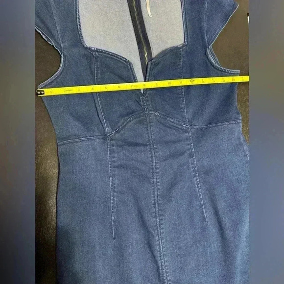 Free People Lia Blue Denim Bodycon Stretch Dress Size Medium - Picture 10 of 12